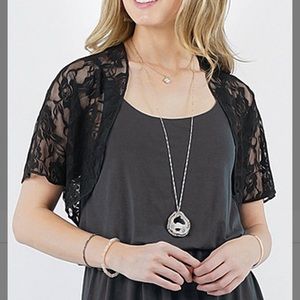 Black Floral Short-Sleeve Lace Bolero, M